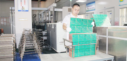 錦宏電路防焊磨板機(jī),電路板生產(chǎn)車間,錦宏電路專業(yè)生產(chǎn)pcb pcb防焊磨板機(jī),線路板生產(chǎn)車間